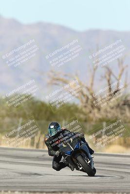 media/Dec-01-2025-Moto Forza (Mon) [[2daa91e15f]]/2-Intermediate Group/Session 3 (Turn 3)/